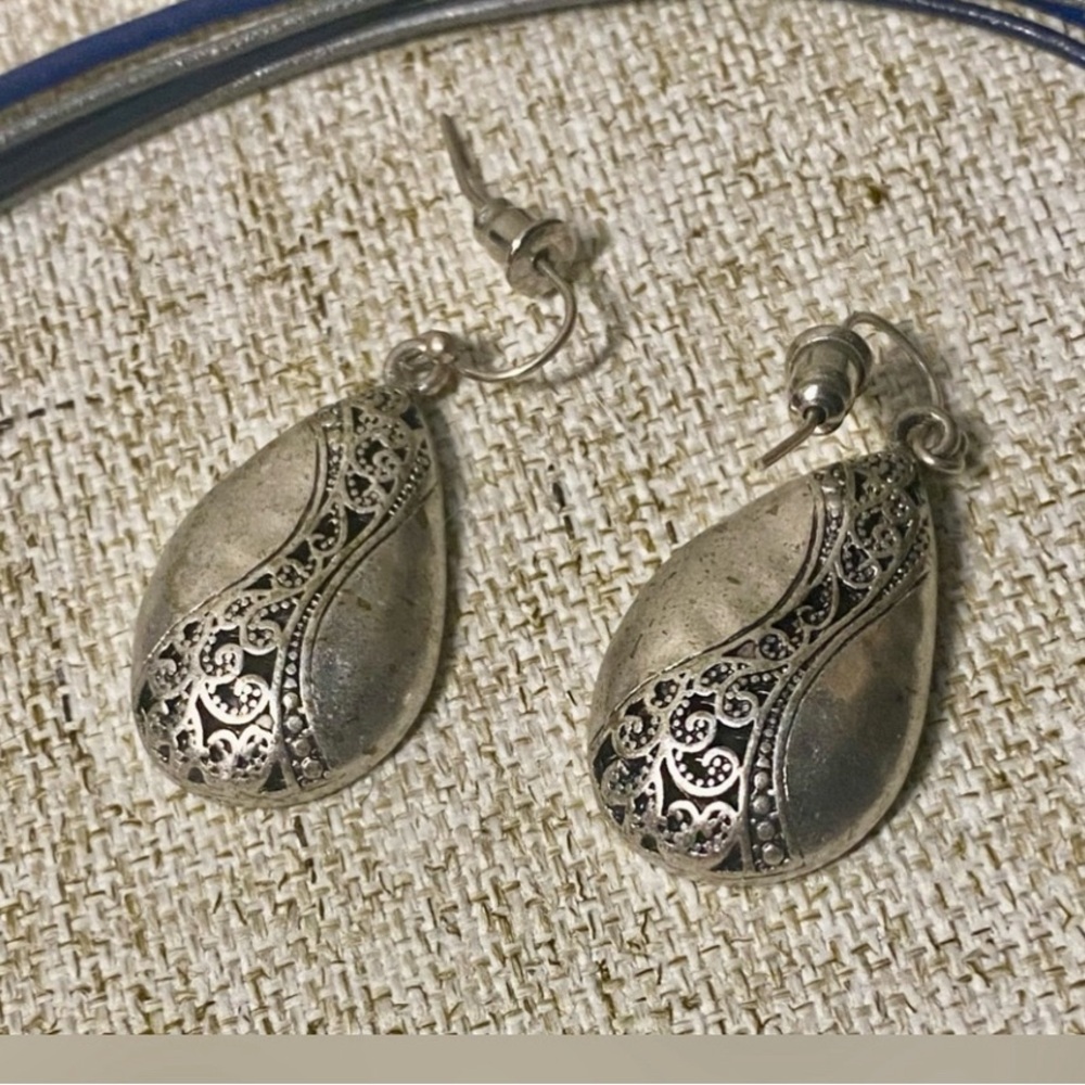 PD Antique Silver Filigree Pendant Necklace with Black Cord